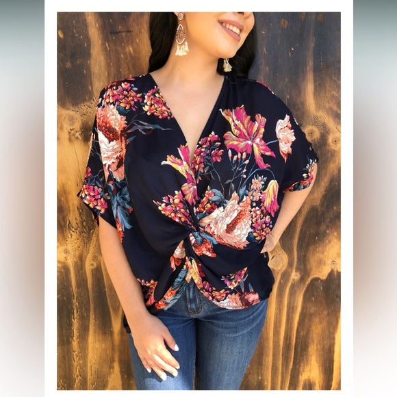 2/$15 Umgee Floral Blouse - Picture 3 of 8